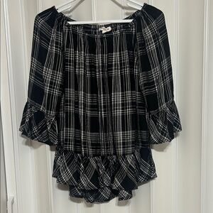 Beachlunchlounge - Black & White Plaid On/Off-Shoulder Top | Size S